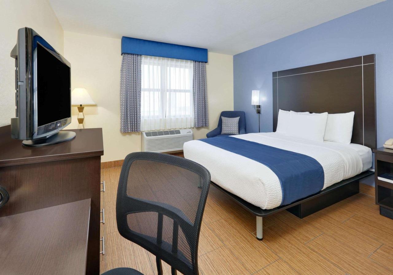 Days Inn By Wyndham North Little Rock Exterior photo